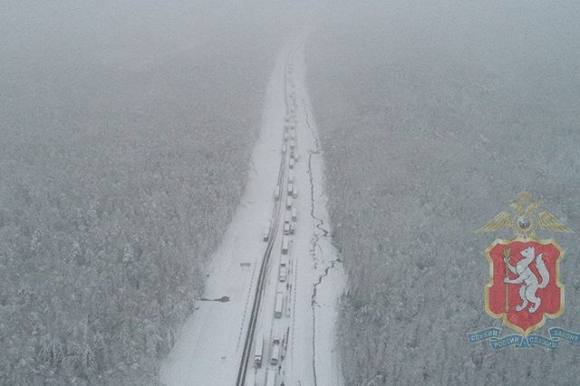 Свердловчанка рассказала о страшной ночи, проведенной в пробке на Пермском тракте