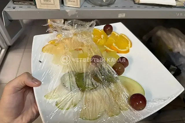 В Екатеринбурге оперативники проверяют бар «мошенниц-тарелочниц» Molly (ФОТО)