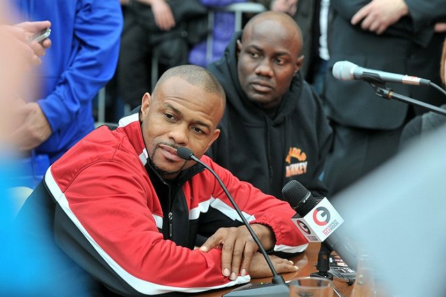 Боксер Джонс не сможет получить российский паспорт из рук Путина