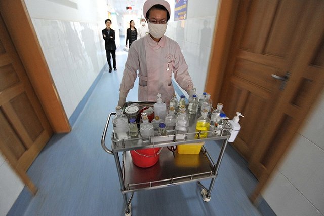 Три ВИЧ-инфицированных в екатеринбургской клинике пациентки получат по 5 млн