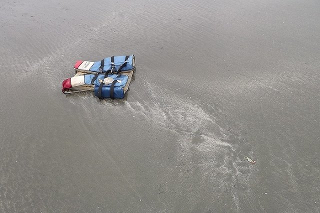 Пассажир авиарейса Томск-Екатеринбург украл из самолета спасательный жилет