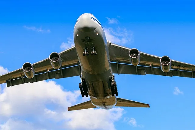 «Известия» сообщили о 10-процентном повышении цен на авиабилеты