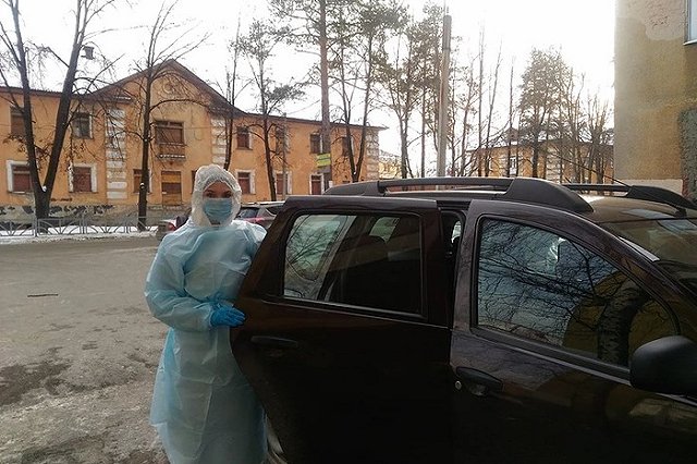 «Сотрудников не хватает. Работаем за три участка»: свердловский фельдшер о работе в ковид-бригаде