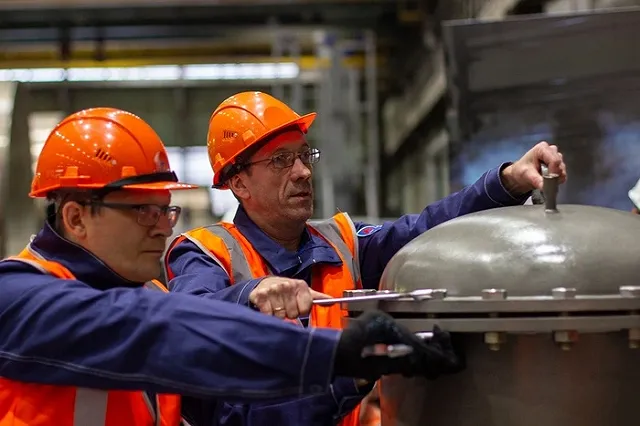 Капсулу времени с Плотинки заполнили новым содержимым на следующие 50 лет