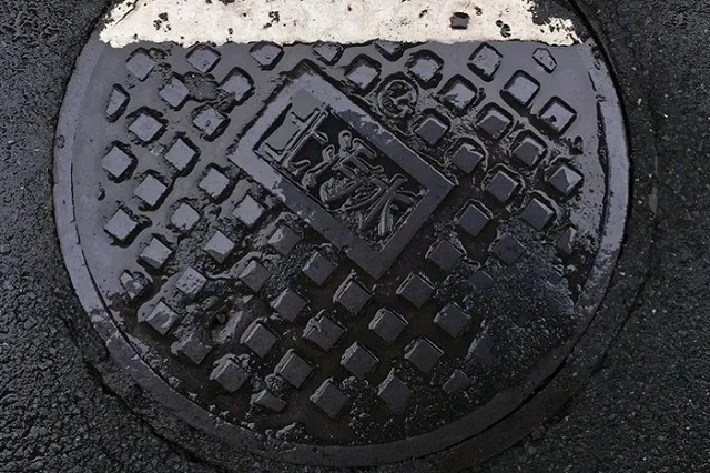 На Урале ребёнок упал в яму с кипятком