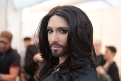 Депутат Милонов хочет запретить Кончите Вурст въезд в Россию