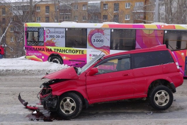 Кроссовер столкнулся с автобусом «Нефаз» на Восточной