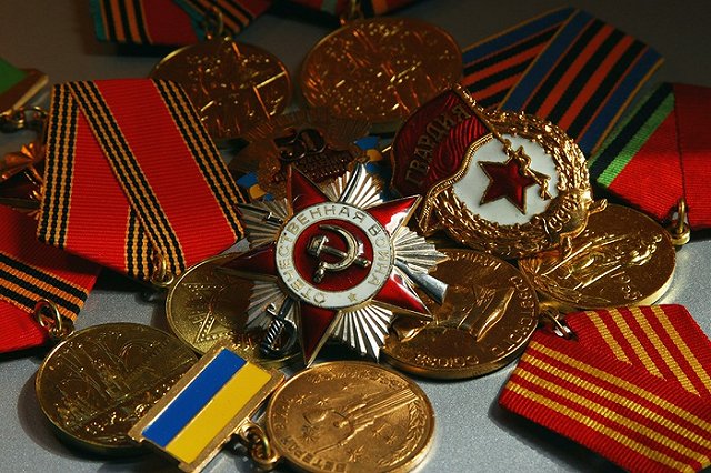 Соцсети взорвало фото боевого офицера, ставшего бездомным в Екатеринбурге