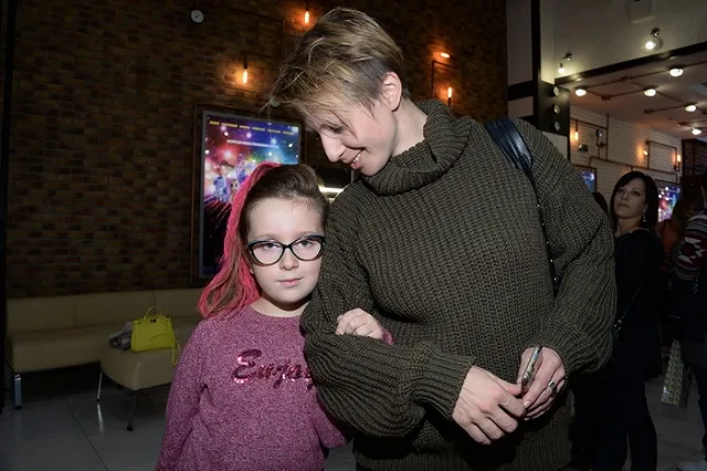 «Уральские пельмени» провели в Екатеринбурге экскурсию для ведущей Яны Чуриковой