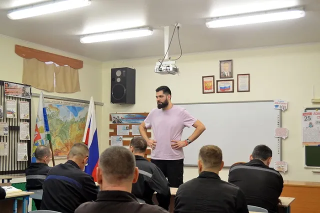 Известный режиссер поставит спектакль в колонии Екатеринбурга