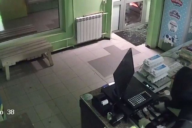 В Екатеринбурге объявили денежную награду за помощь в поимке банды, грабящей «Молочное место»