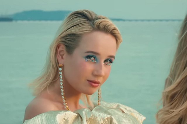 Фанаты заподозрили Клаву Коку в беременности