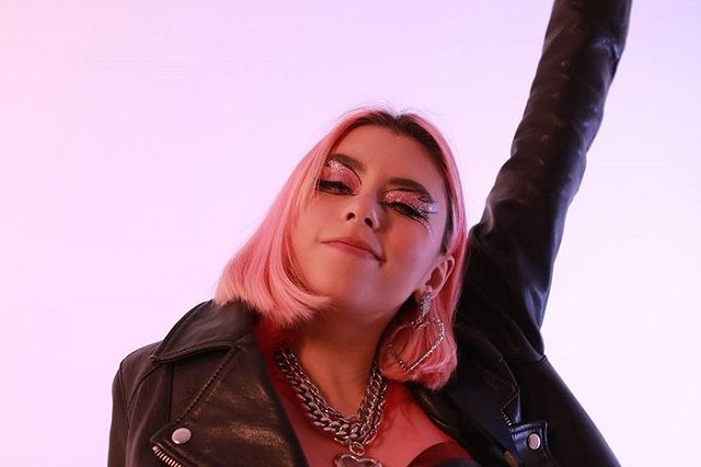 В Екатеринбурге окончательно отменили концерт певицы из «запрещённого списка»