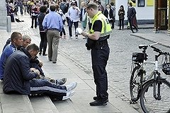 Левада-Центр: число россиян, желающих эмигрировать, падает