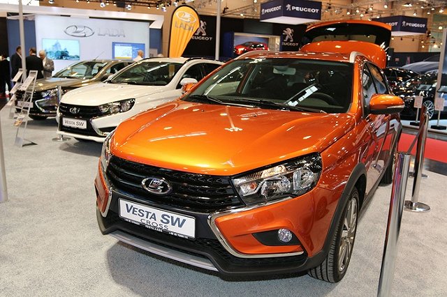 Продажи новых автомобилей в России в феврале выросли на 25%