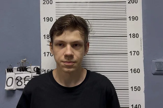 Парня из Казахстана, объездившего Россию, задержали в Екатеринбурге. Он собирал деньги для мошенников