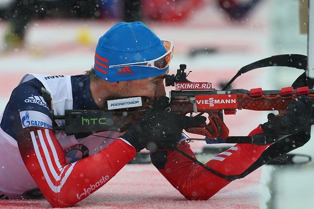 Биатлонист Шипулин выиграл золото в итальянском пасьюте