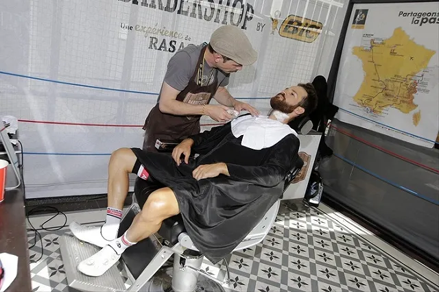 Депутат свердловского Заксобрания вышел с новогодних каникул ламберсексуалом