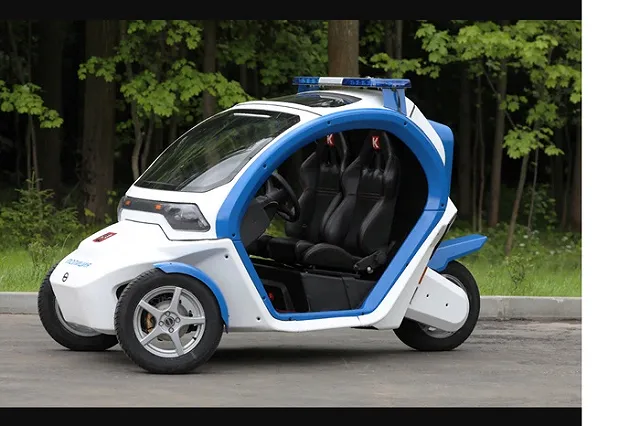 Полицейские Москвы получили электрокары и электроциклы от «Калашникова»