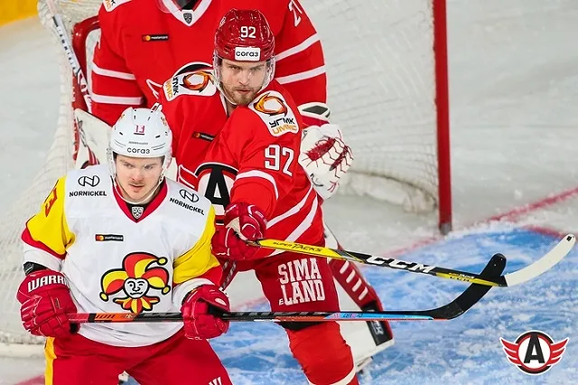 «Автомобилист» уступил финскому «Йокериту»