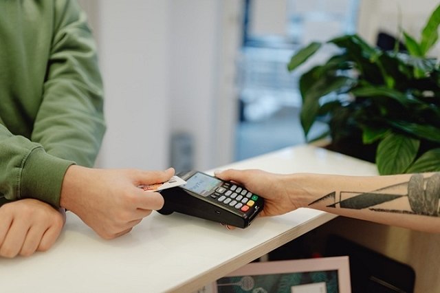 Свердловские мошенники начали массово атаковать пункты выдачи маркетплейсов