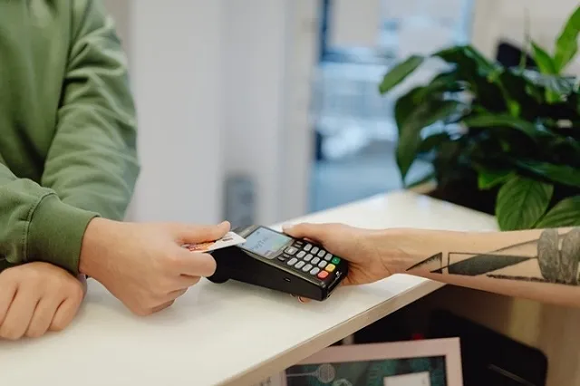 Свердловские мошенники начали массово атаковать пункты выдачи маркетплейсов