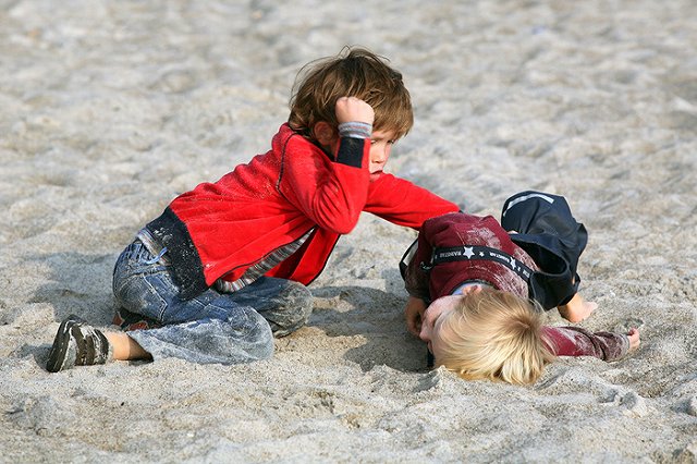 В США воспитательница устраивала «бойцовский клуб» с поединками 2-летних детей