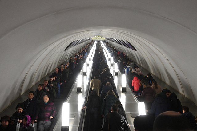 В Екатеринбурге на станции метро «Площадь 1905 года» умерла женщина