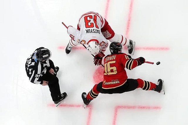 «Автомобилист» неудачно стартовал в Кубке Гагарина