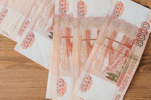 «История будет конфликтной». Эксперты выступили за общегородское голосование по купюре 5000 рублей