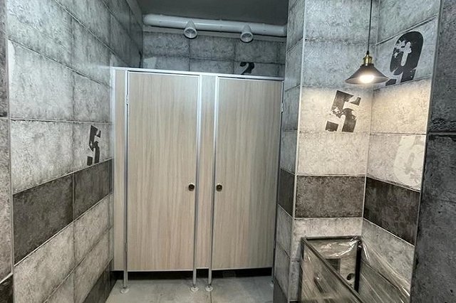 В екатеринбургской школе с родителей потребовали по 2000 рублей за ремонт туалетов