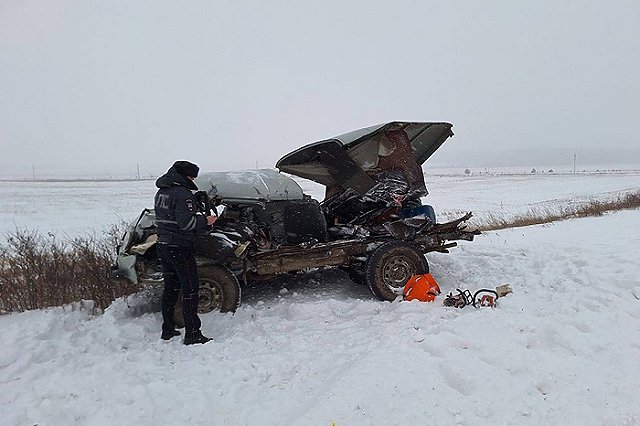 Смертельную аварию устроил водитель УАЗ «буханки» на свердловской трассе (ВИДЕО ДТП)