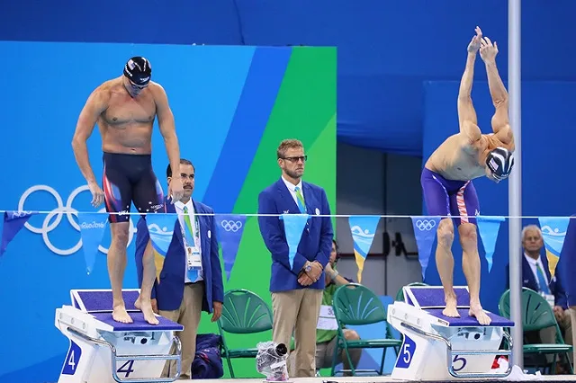 Полиция Рио выдвинула обвинения против двух американских пловцов