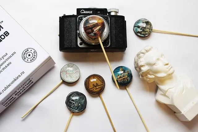 Фотографии с видами Екатеринбурга станут сувенирными леденцами