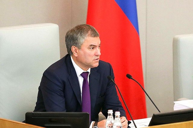 Володин поспорил с депутатом, предложившим уменьшить «золотые парашюты»