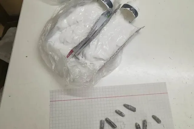 Гашиш в тюбике из-под зубной пасты: таможенники Кольцово пресекли попытку контрабанды наркотиков