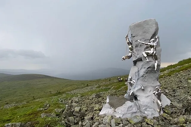 Екатеринбургский телеведущий раскритиковал памятник погибшим студентам УПИ на перевале Дятлова