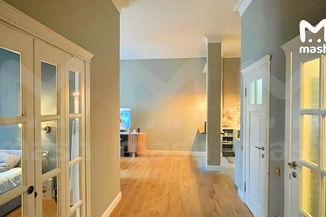 Певица Монеточка*, уехавшая из России, продала квартиру в Москве