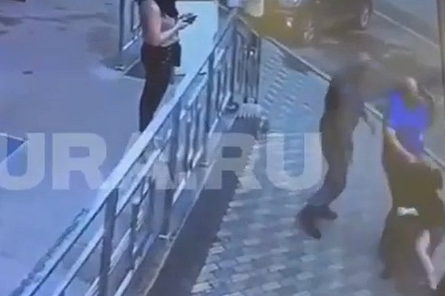 Екатеринбургский журналист напал на сотрудницу ресторана