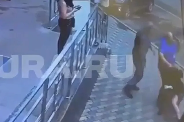 Екатеринбургский журналист напал на сотрудницу ресторана