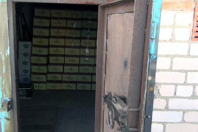 В Красноярске 16 человек отравились купленным в интернете поддельным алкоголем