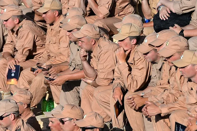 Артисты Свердловской музкомедии выступили перед военнослужащими в Сирии