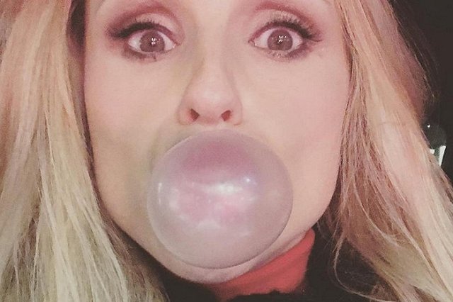 Стоматологи: Жевательная резинка бодрит и снимает стресс