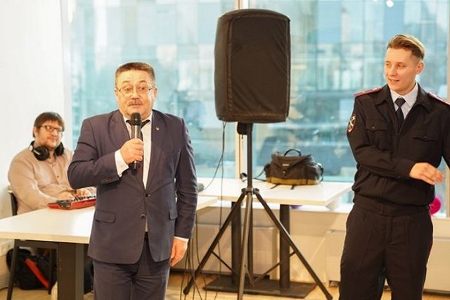 «Мороков не справляется». Депутаты ЗакСО хотят сменить детского омбудсмена