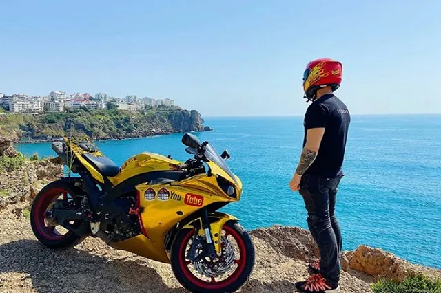 Российский блогер разбился в ДТП на мотоцикле