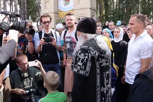 Бывший глава колонии, в которой сидел судимый за убийство отец Сергий, заступился за священника