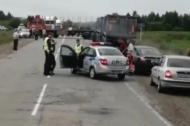 Увидел автомобиль с работающим двигателем и решил прокатиться