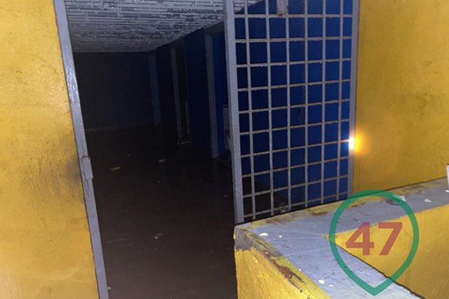 Вход в найденную под Петербургом подземную тюрьму закопали