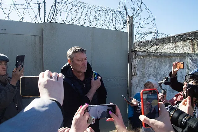 В Екатеринбурге выпустили на свободу Евгения Ройзмана*