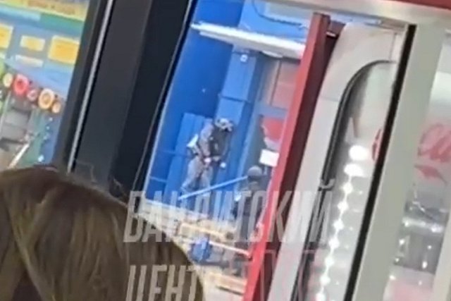 На Новомосковский рынок Екатеринбурга нагрянули силовики